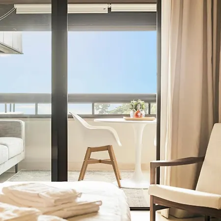 Apartment In -sea View -pool