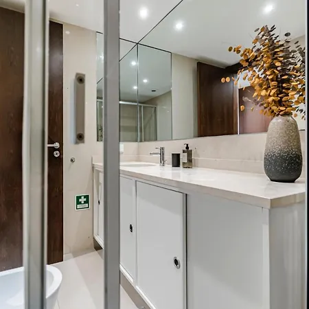 Apartment In -sea View -pool Cascais