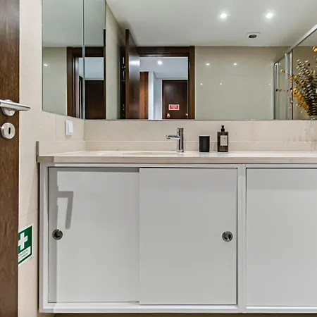 Apartment In -sea View -pool